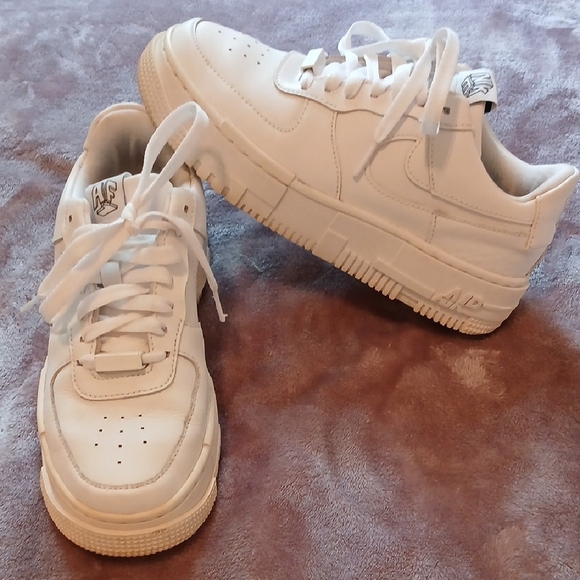 Nike Air Force 1 Pixel Platforms - Picture 1 of 8